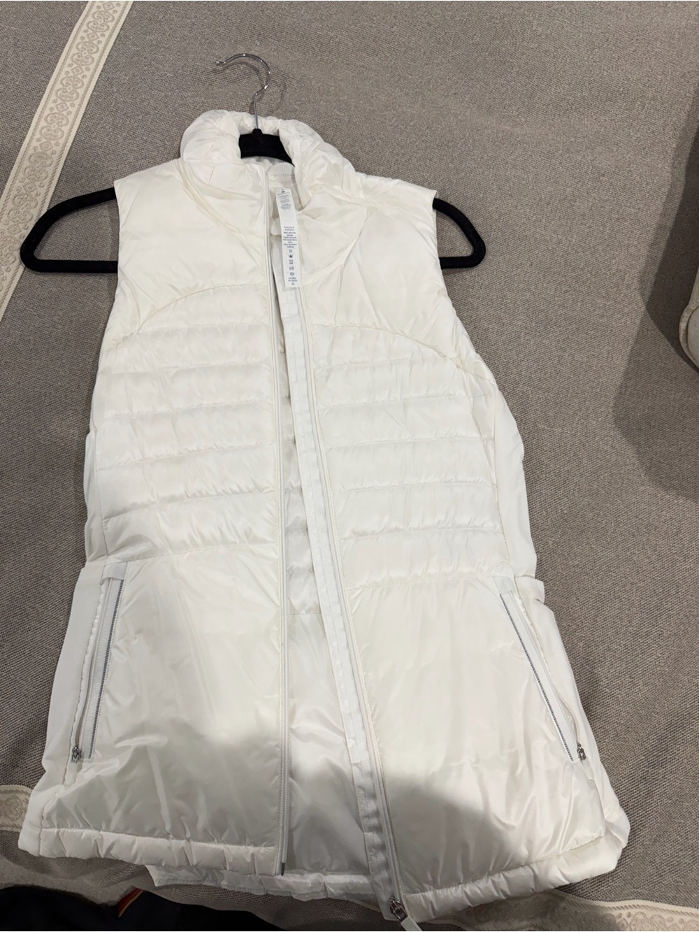 Lululemon White Quilted Puffer Vest - Women's Lightweight Layering